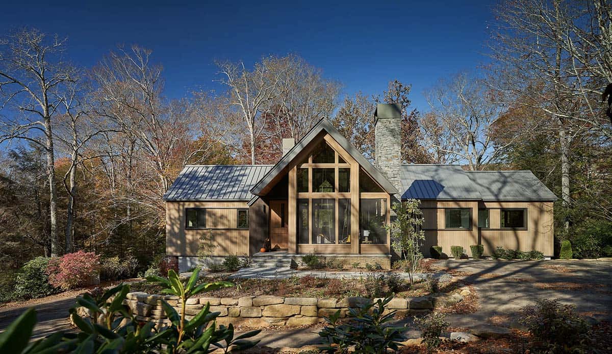 rustic modern mountain home exterior