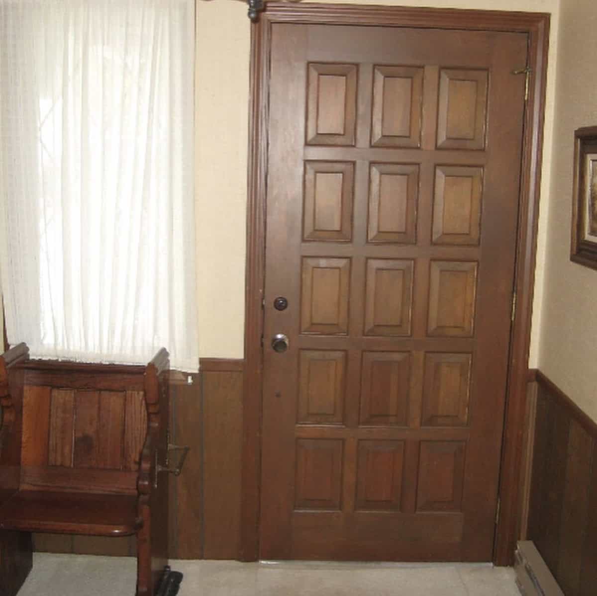 rustic modern mountain home entry before the remodel