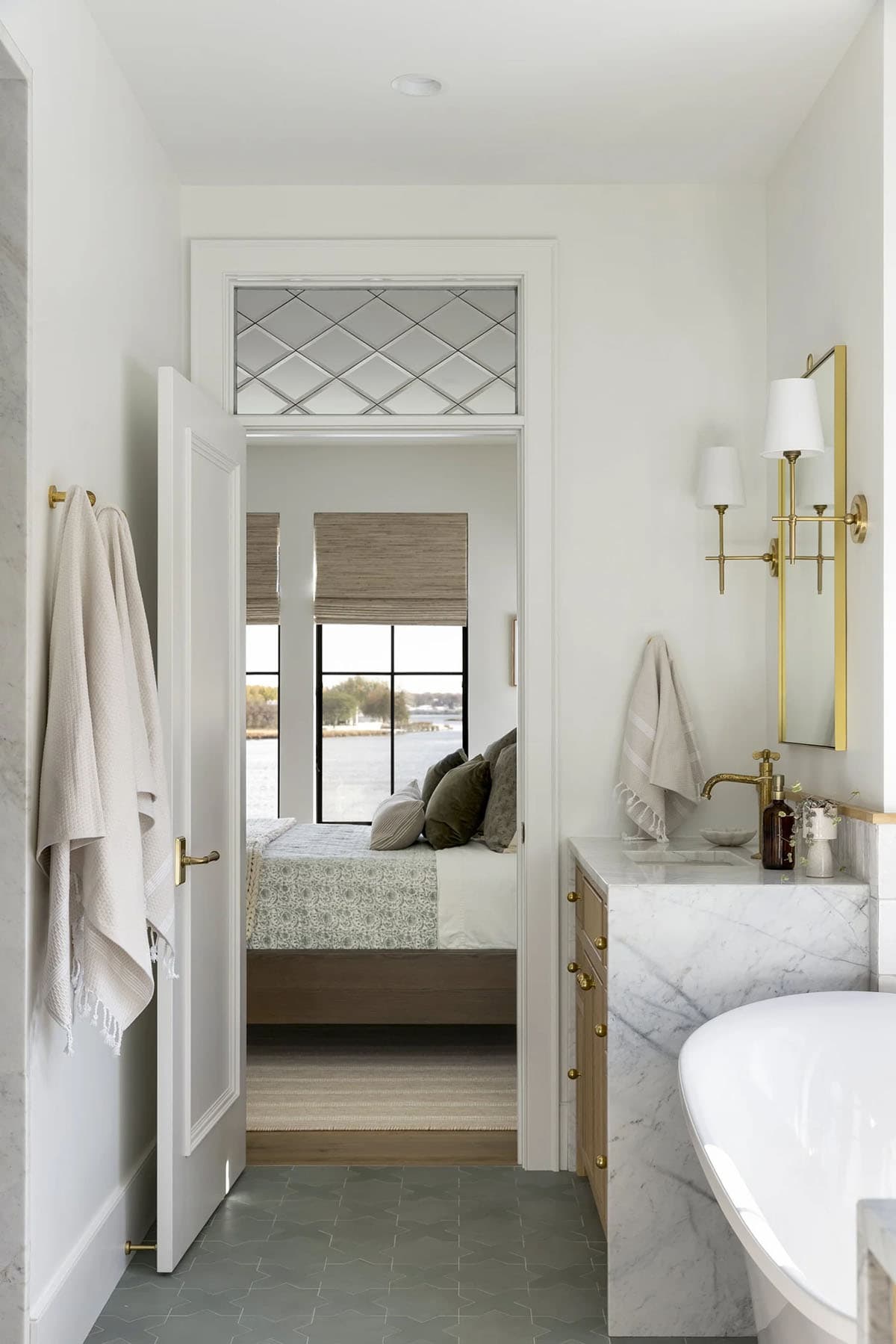 contemporary bathroom