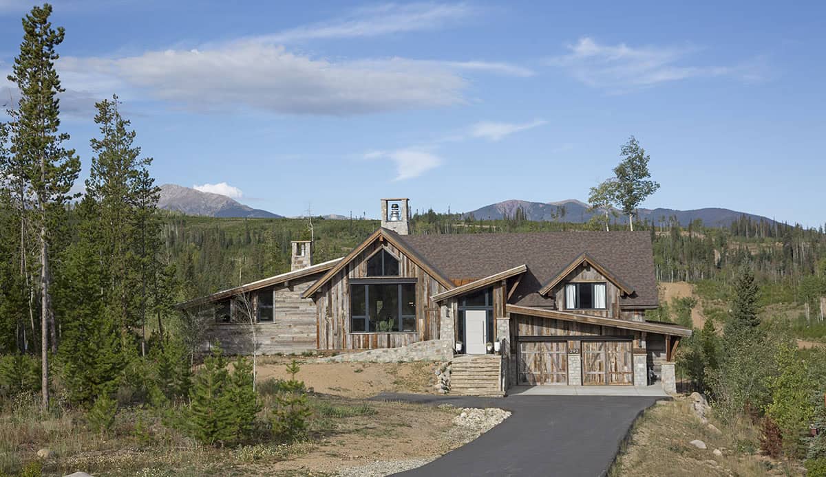 rustic mountain house exterior