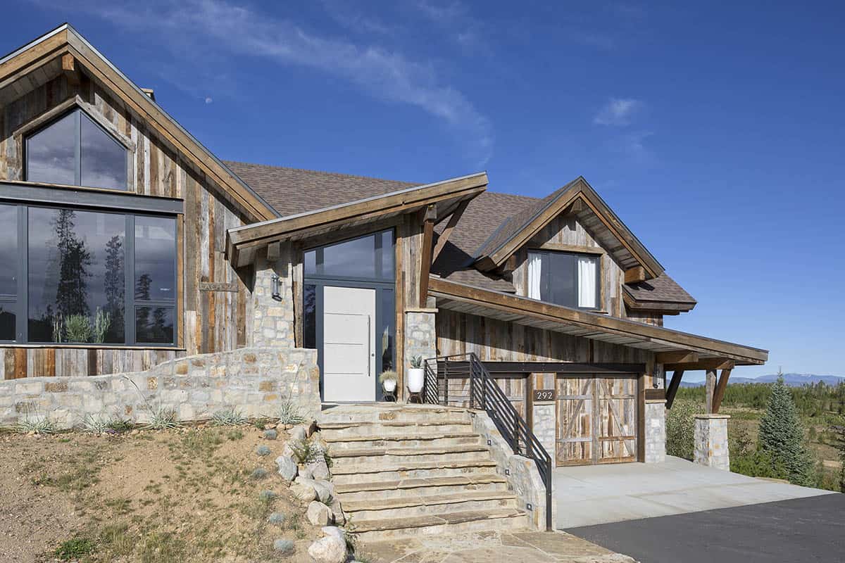 rustic mountain house exterior