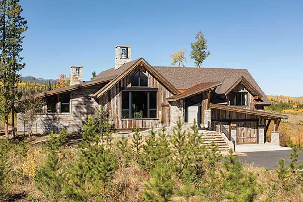 rustic mountain house exterior