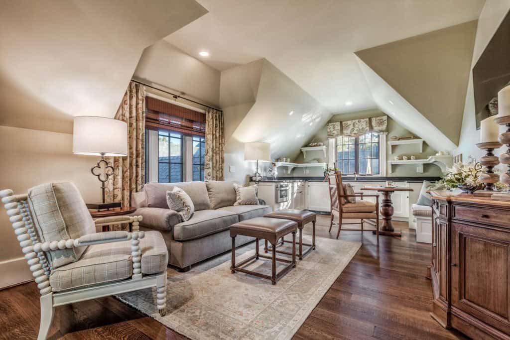 rustic family room with a kitchenette