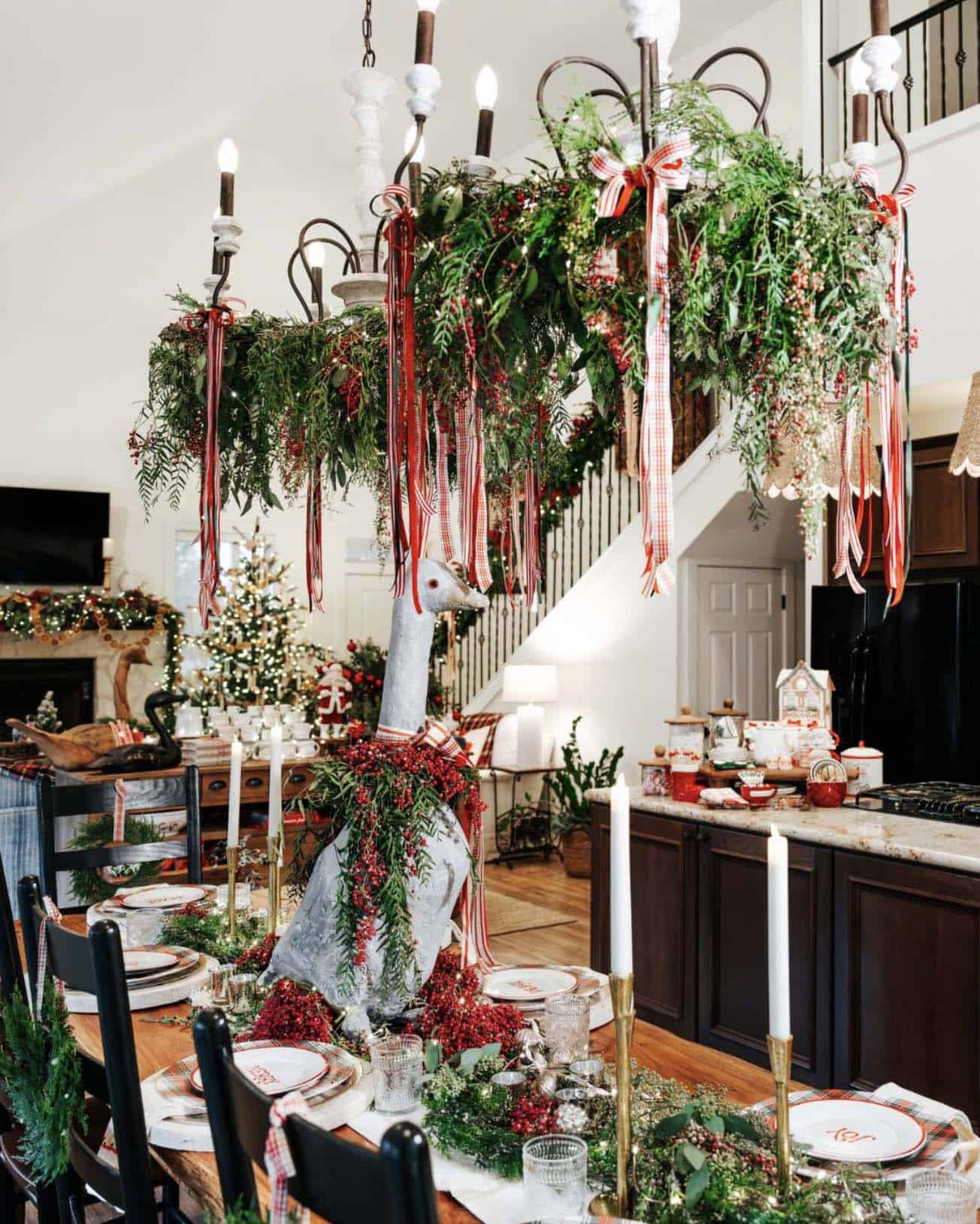 red, white, and green christmas dining table decorations