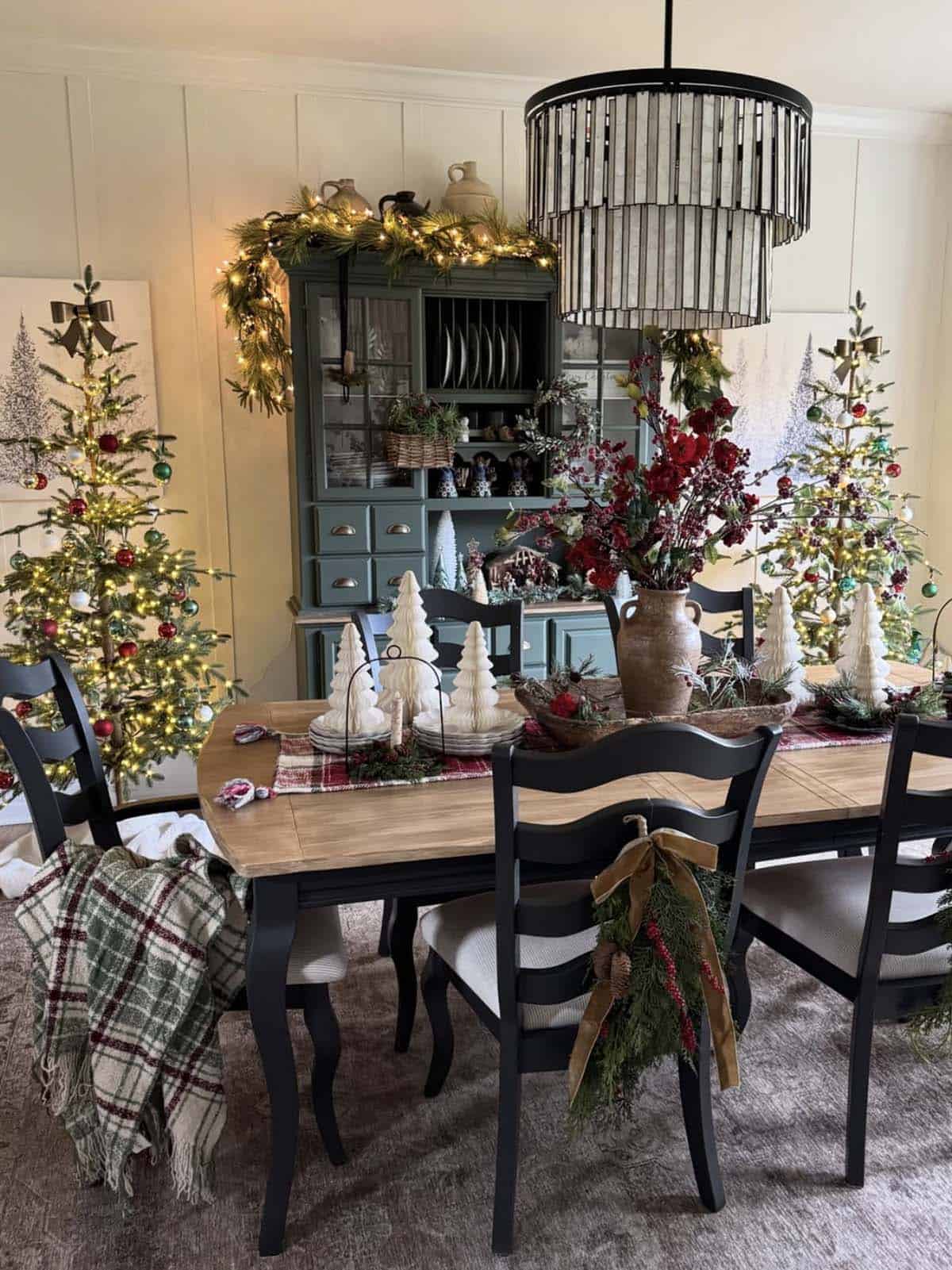 farmhouse style christmas decorated dining room