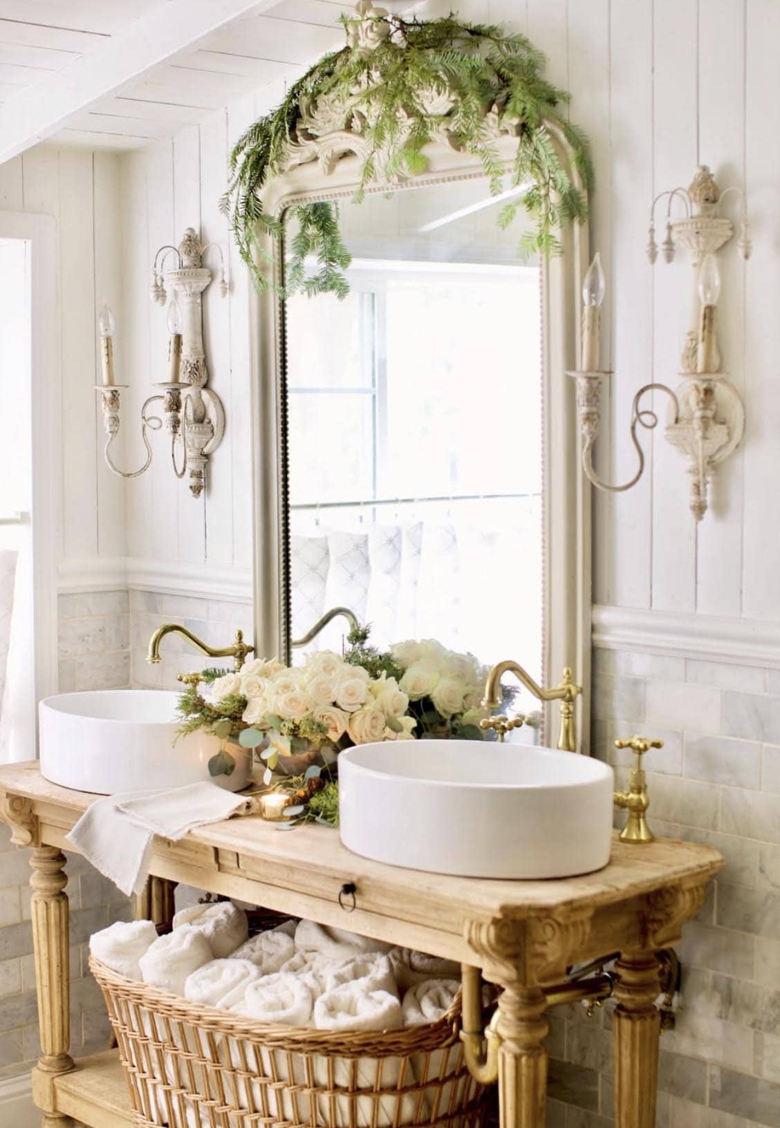 christmas decorated bathroom