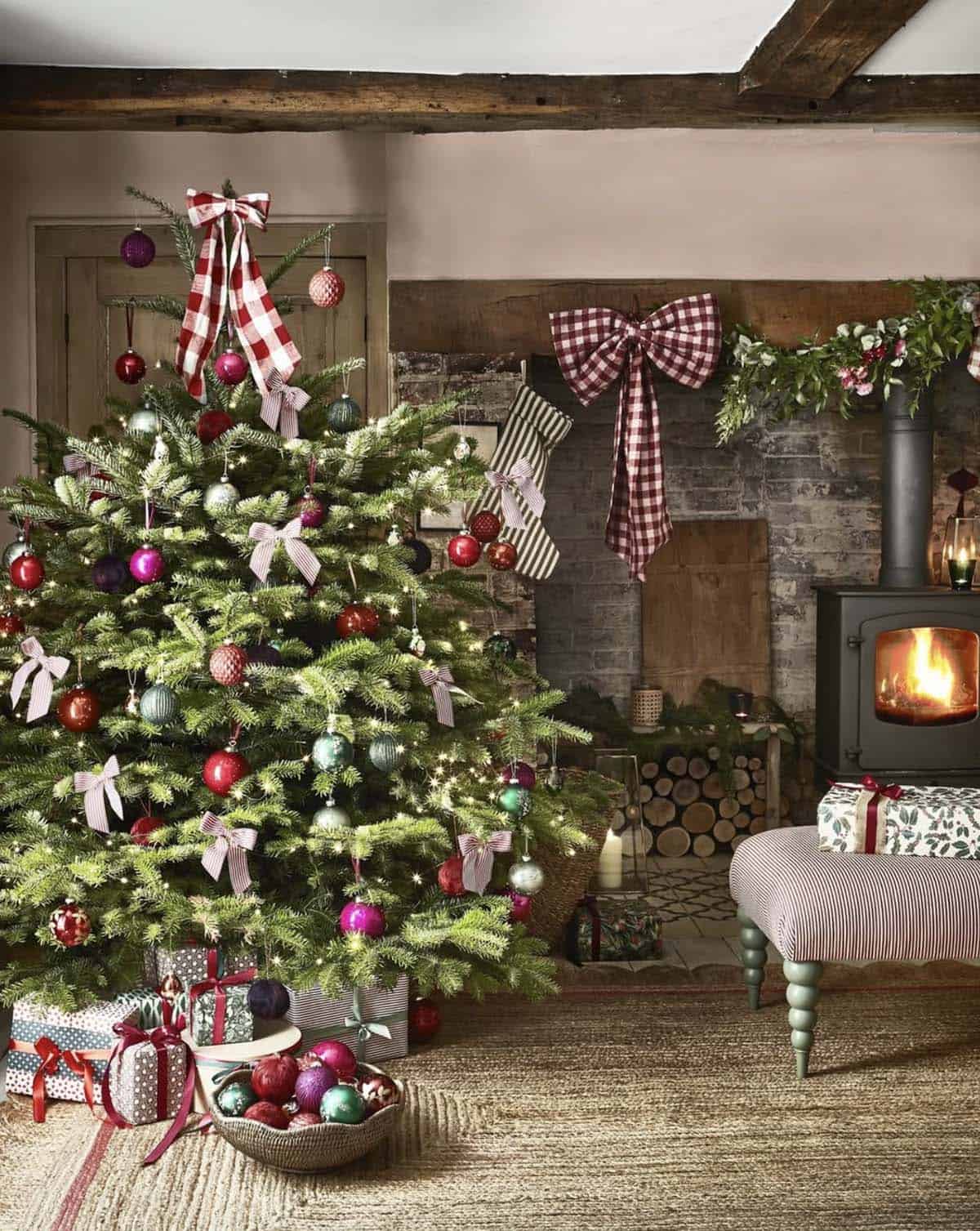 festive and elegant christmas tree