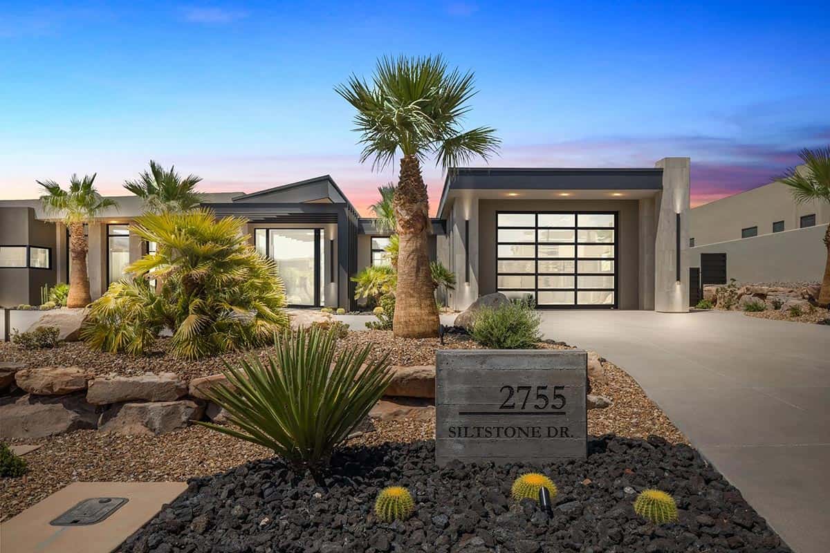 modern desert home exterior