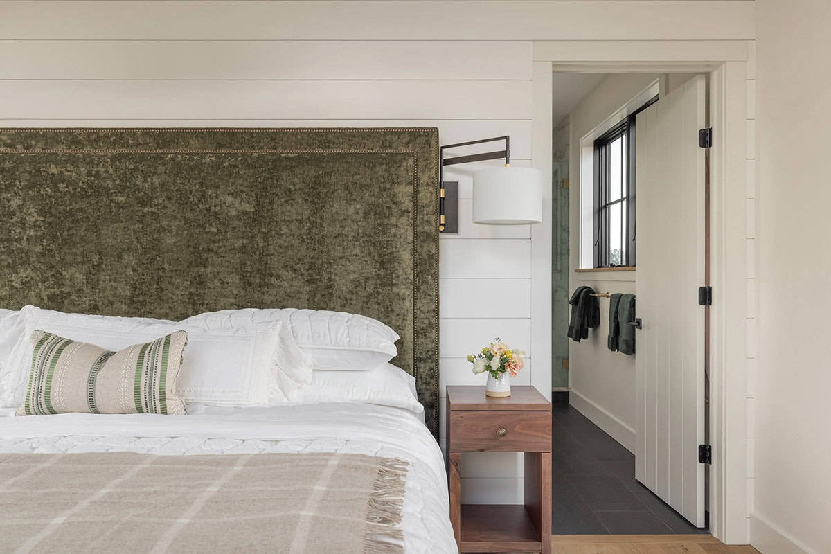 modern mountain style bedroom