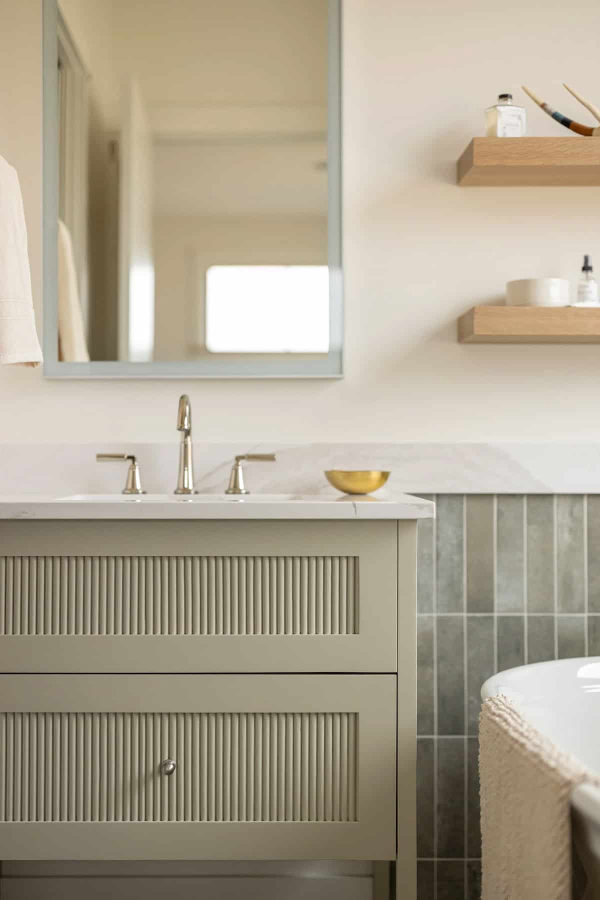 modern mountain style bathroom