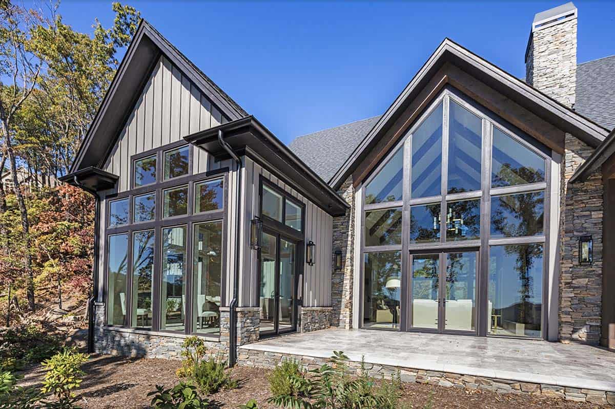 contemporary mountain home exterior