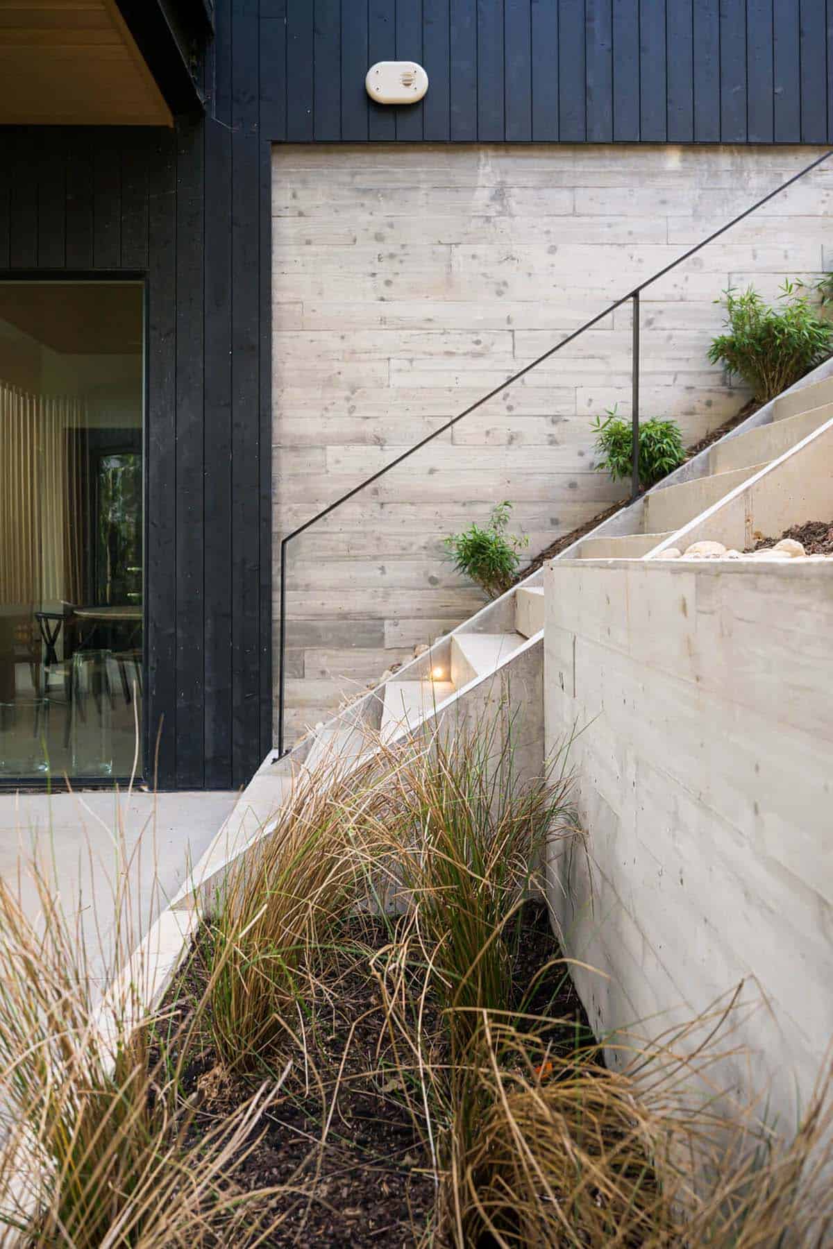 mountain modern home exterior