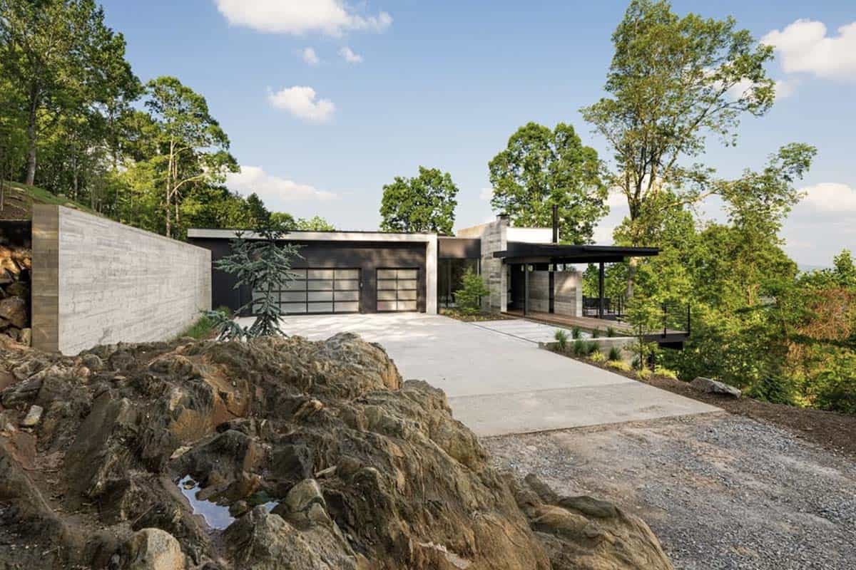 mountain modern home exterior