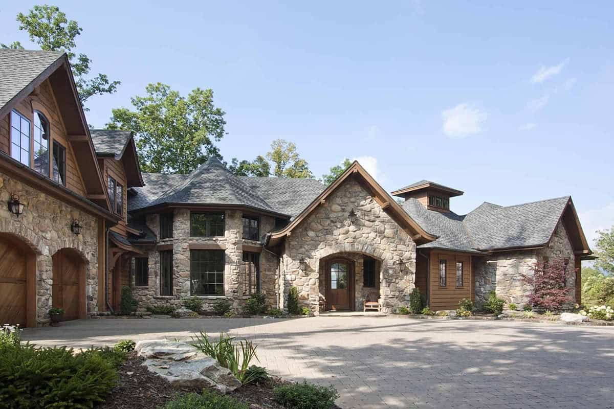 mountain rustic home exterior 