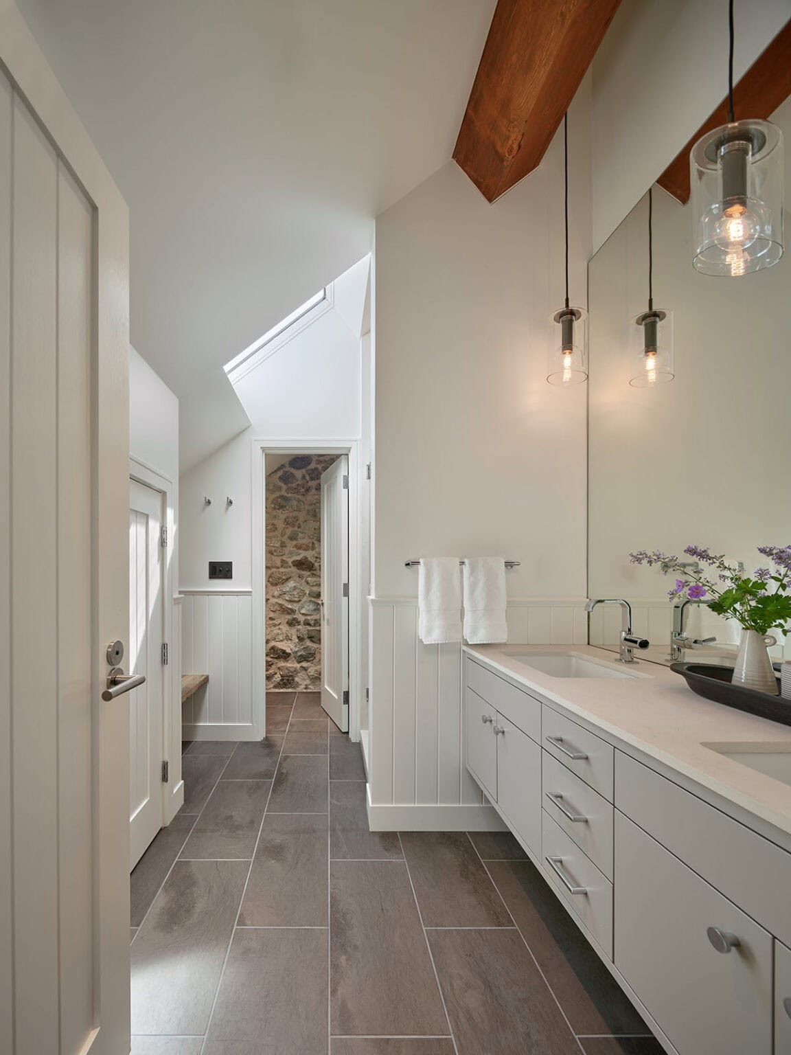 1700s Pennsylvania bank barn gets beautifully transformed into a guest ...