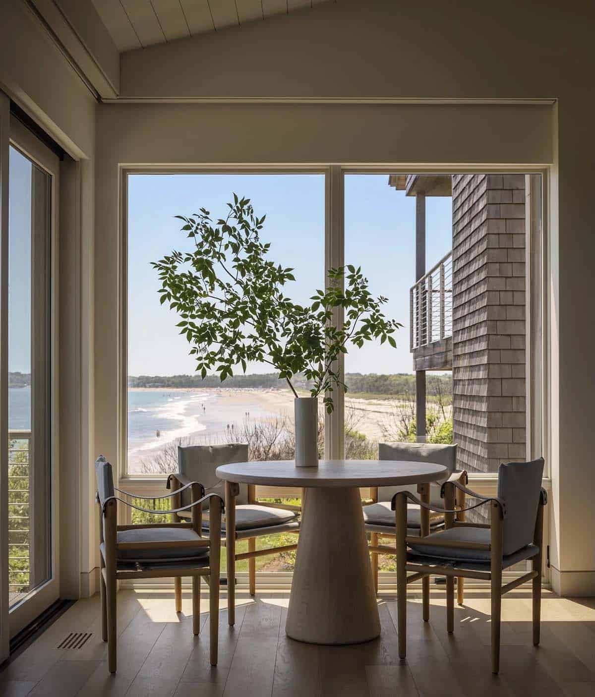 beach style kitchen breakfast nook