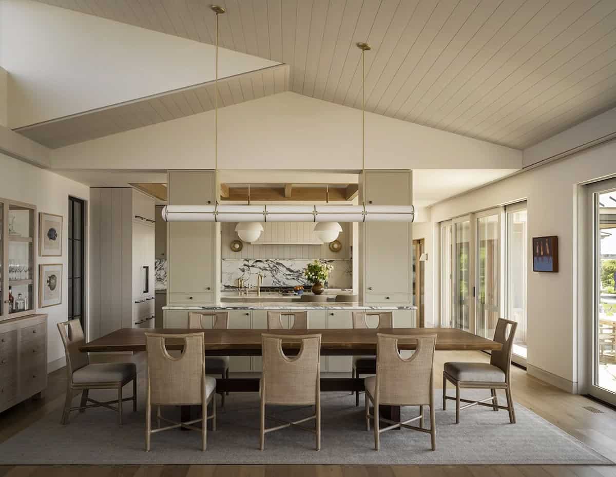 beach style dining room