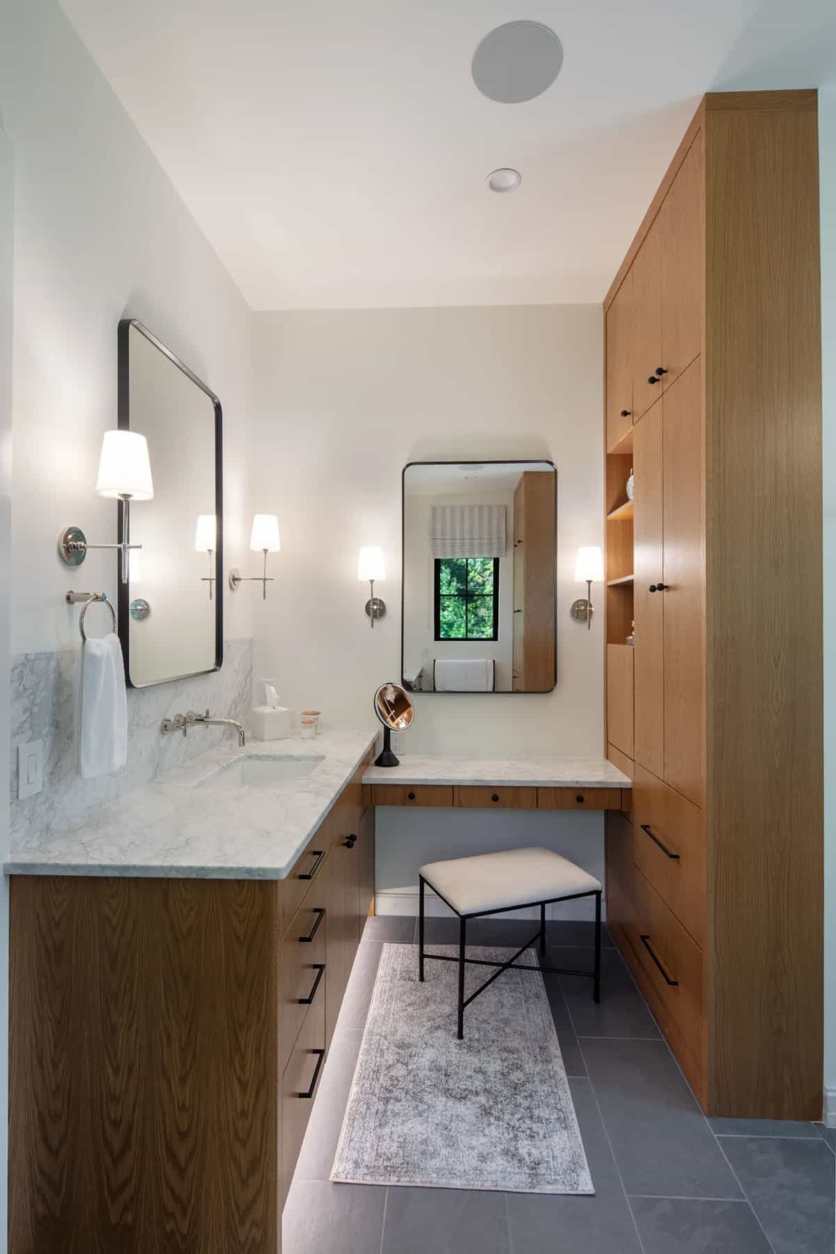 contemporary bathroom