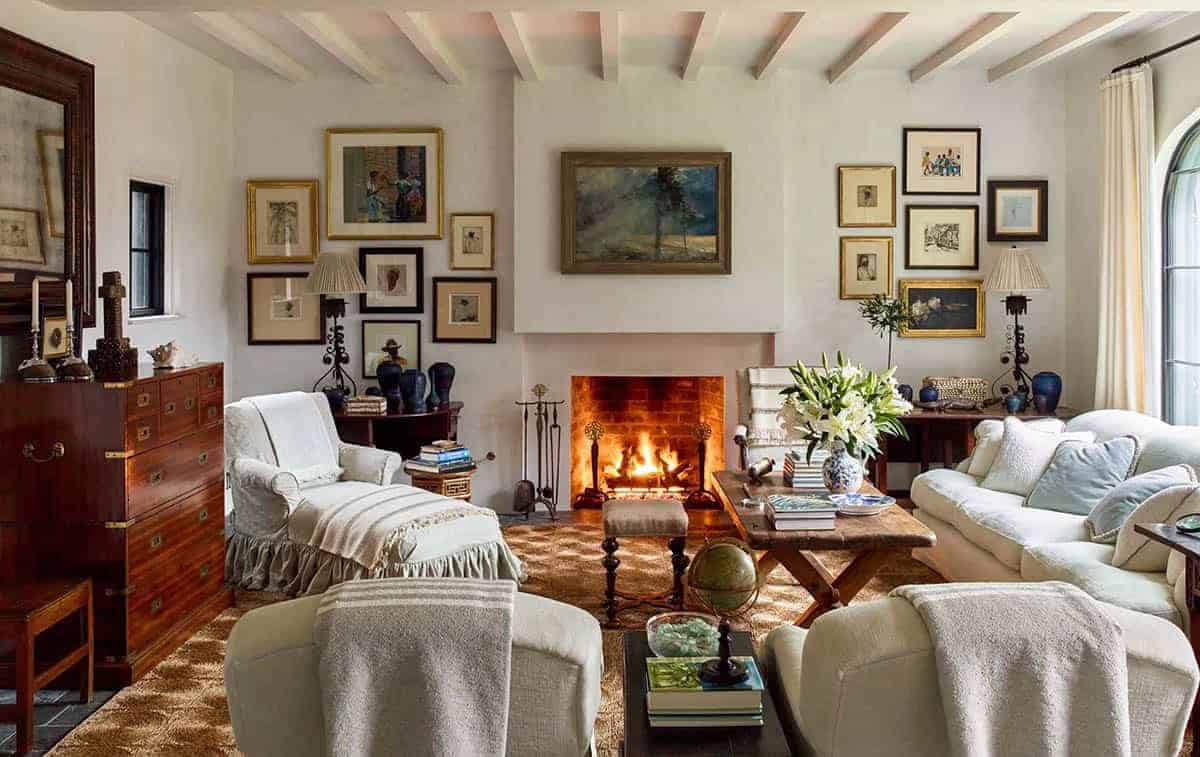 traditonal style living room with a fireplace