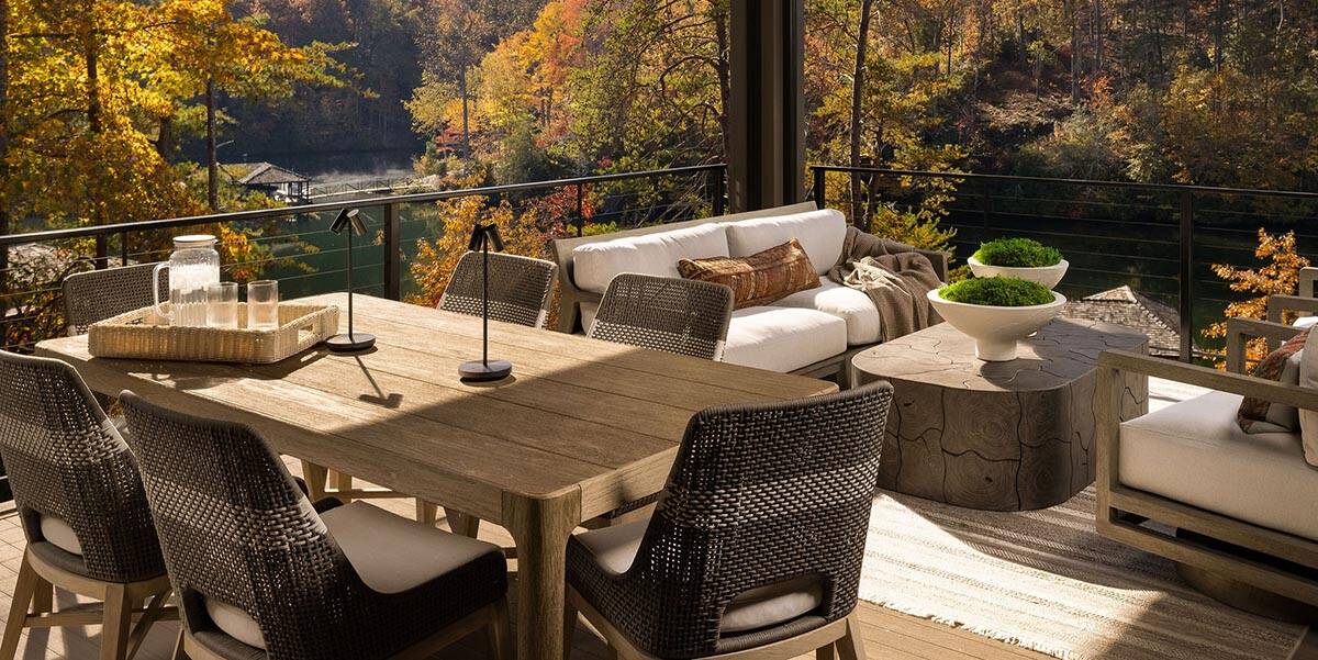 modern covered patio with outdoor dining