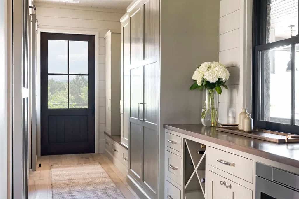 modern rustic mudroom entry