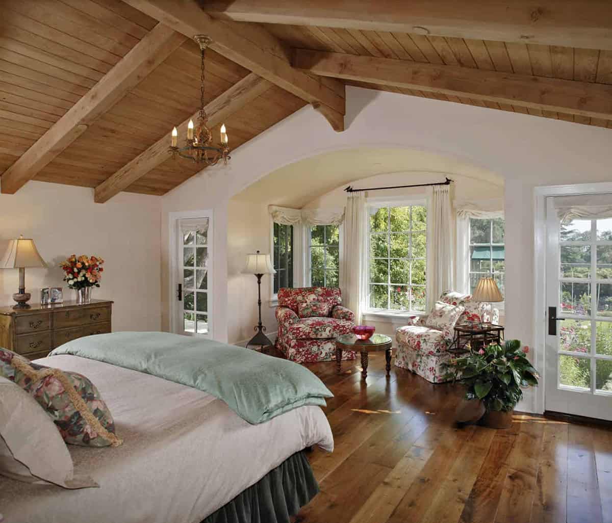 mediterranean-style bedroom
