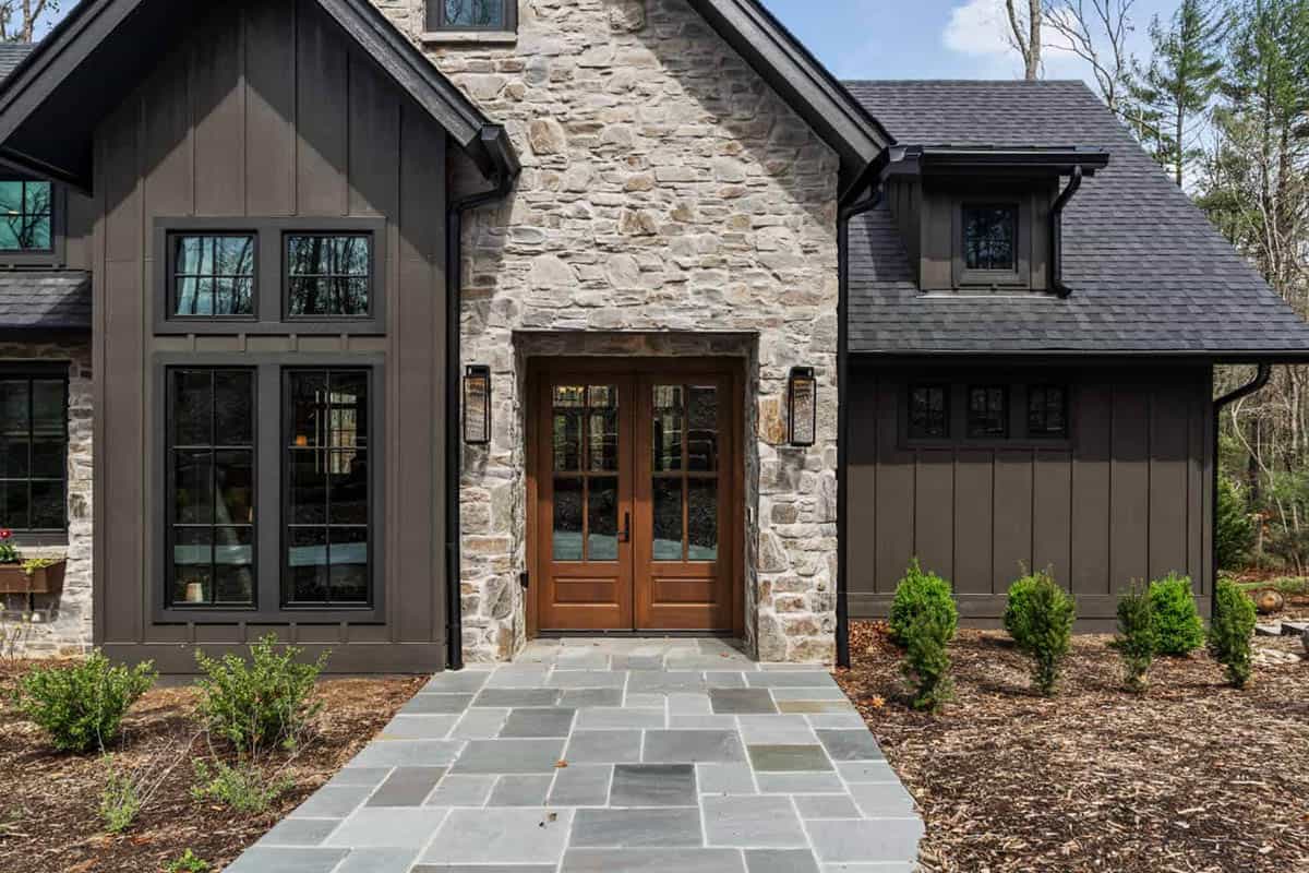 Modern cottage style mountain home exterior