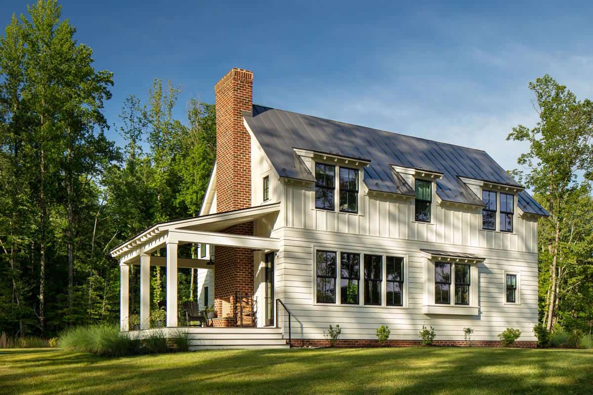modern farmhouse exterior
