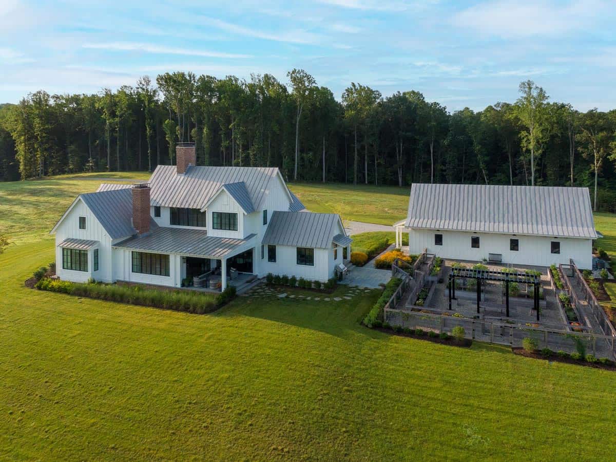 modern farmhouse exterior