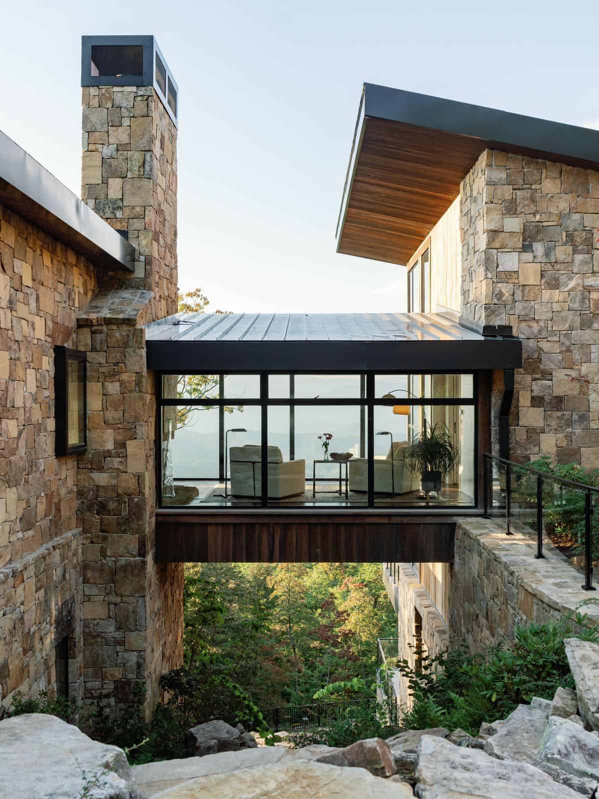 modern mountain house exterior