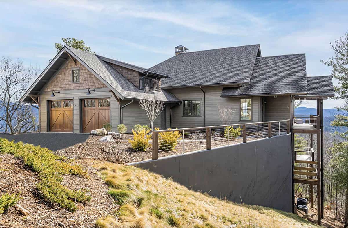 modern rustic mountain home exterior