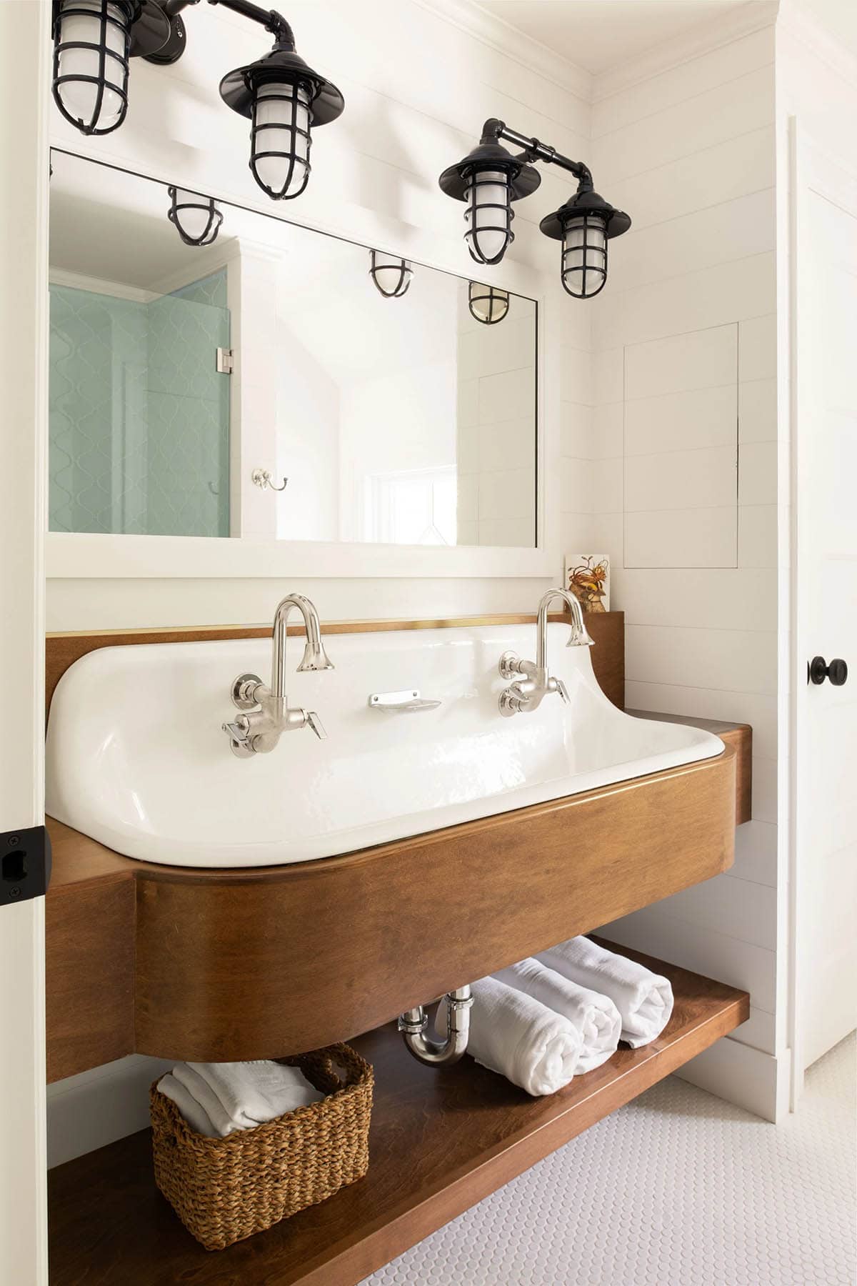 contemporary bathroom