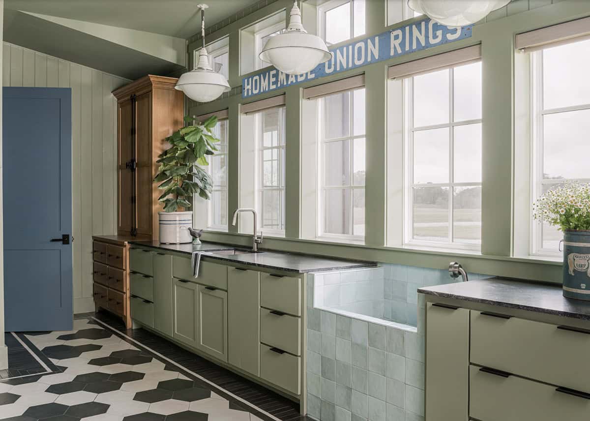 Farmhouse Laundry Room