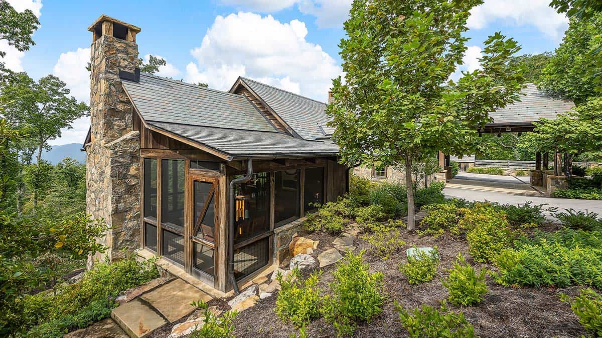 rustic modern home exterior backyard view