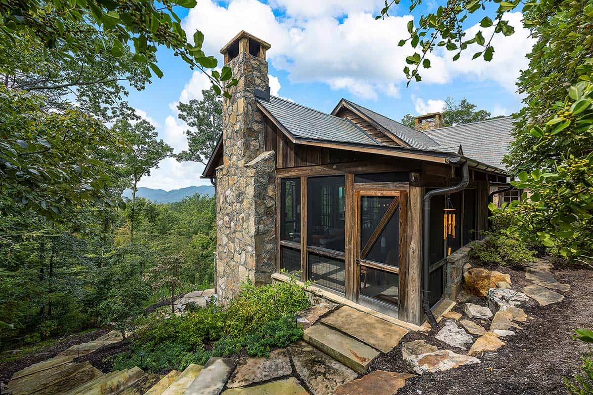 rustic modern home exterior backyard view