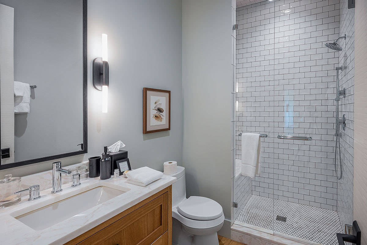 rustic modern bathroom