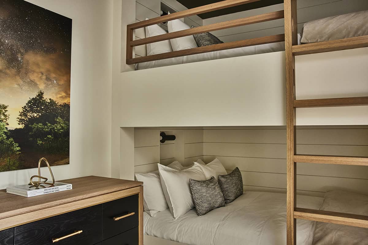 rustic modern bunk bedroom
