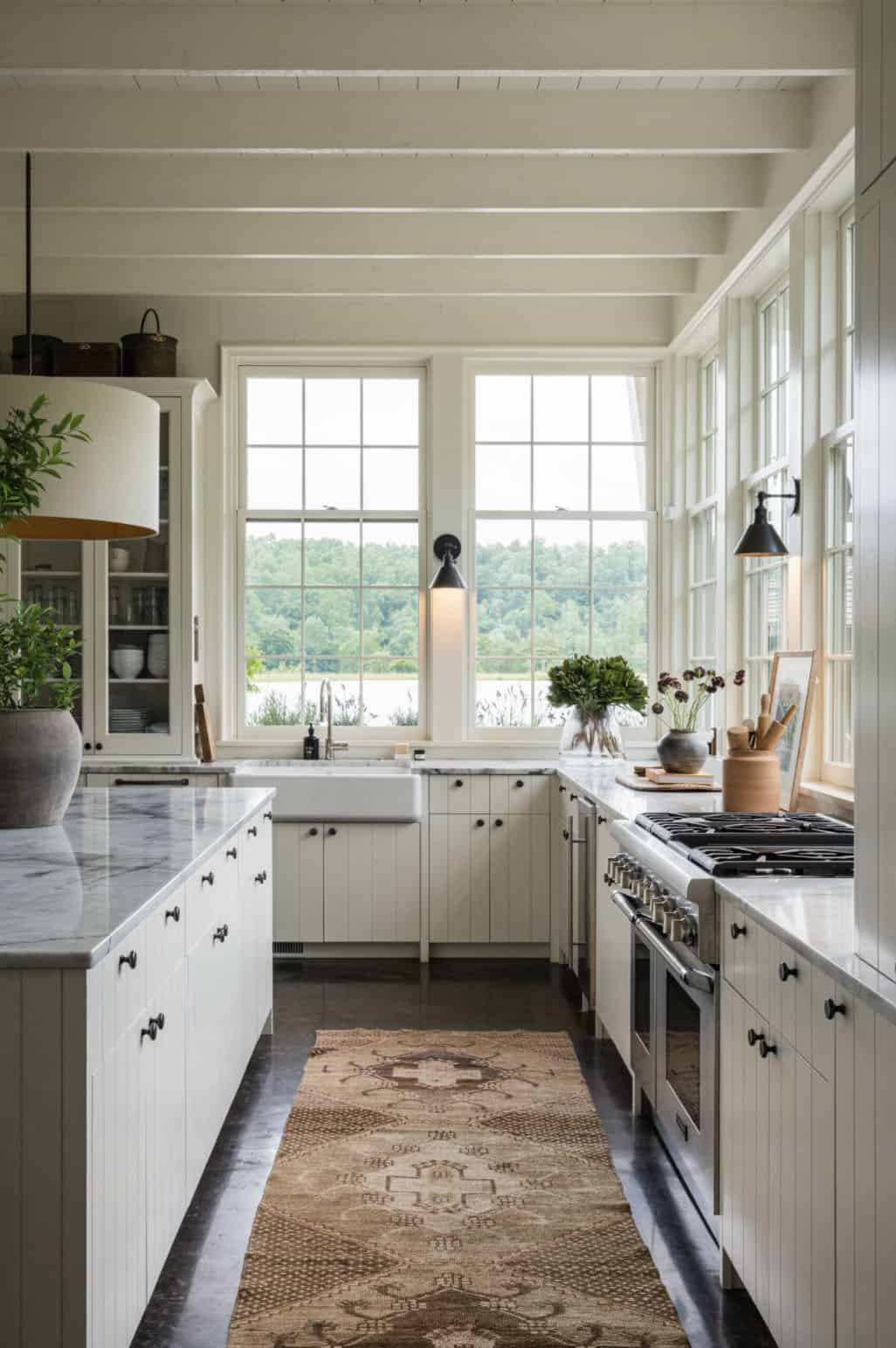 farmhouse style kitchen