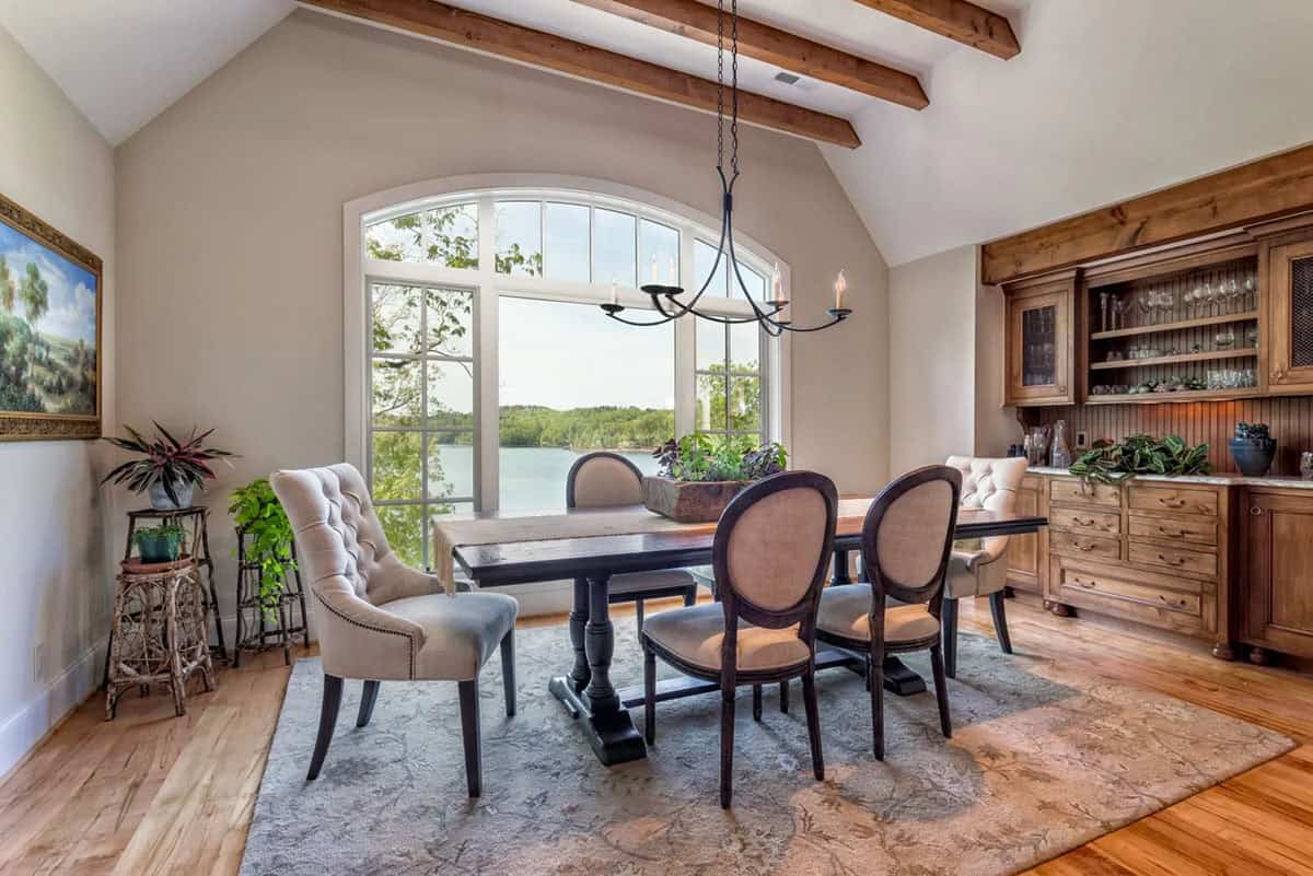 traditional style dining room