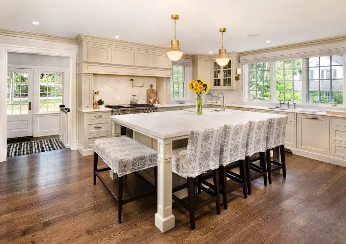 transitional style kitchen