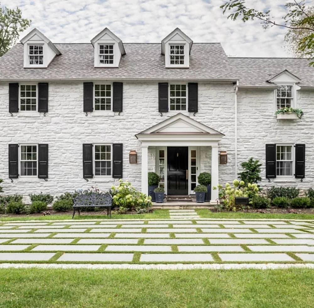 transitional style home exterior