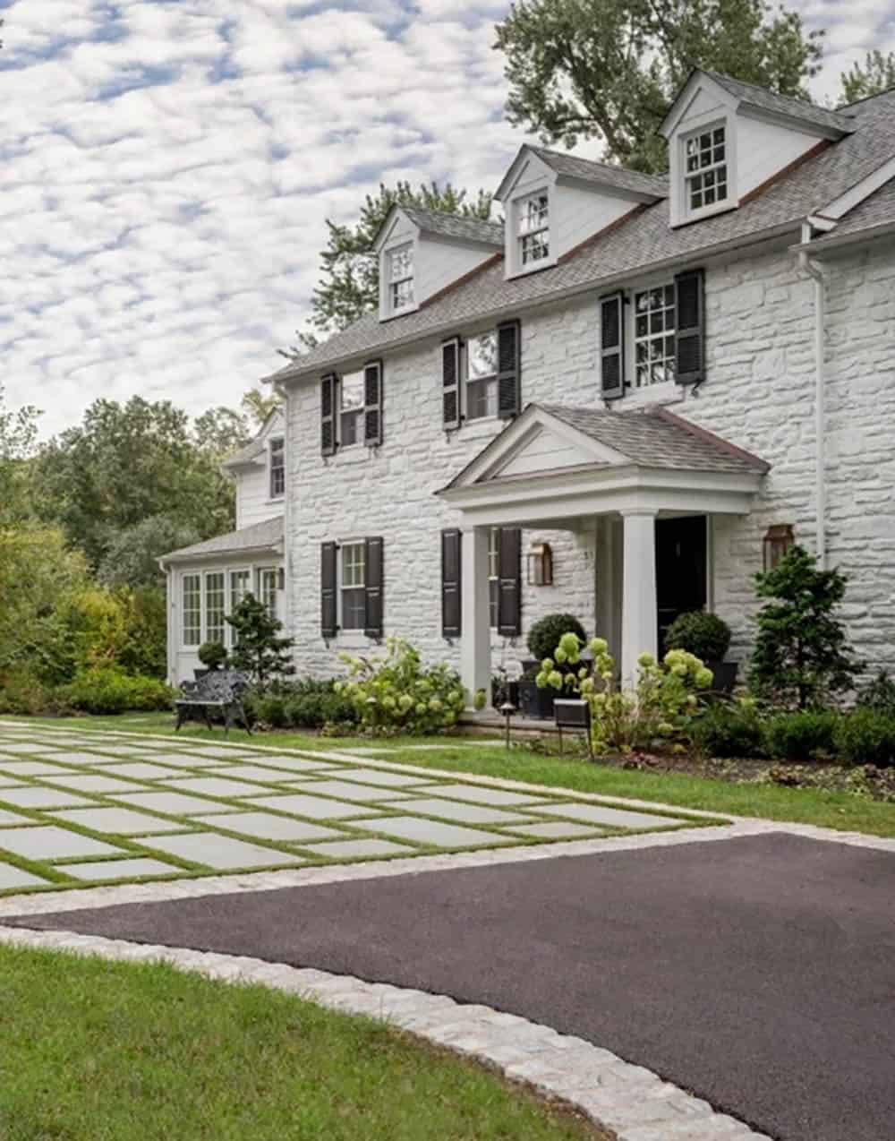 transitional style home exterior