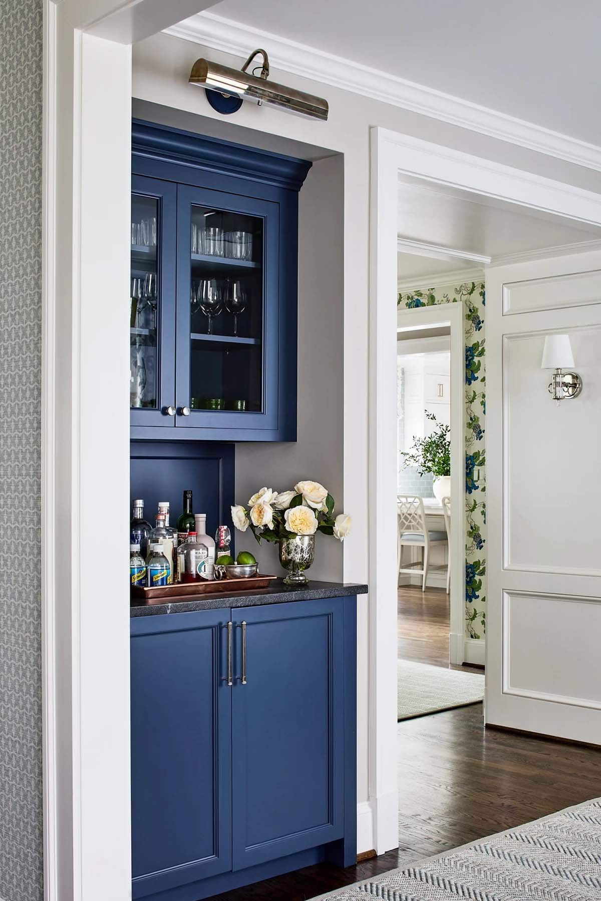 Beach Style Home Bar 