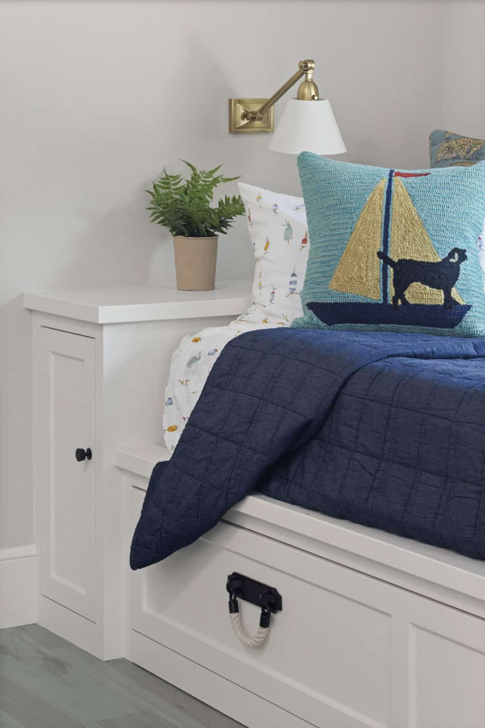 Beach Style Kids built-in beds