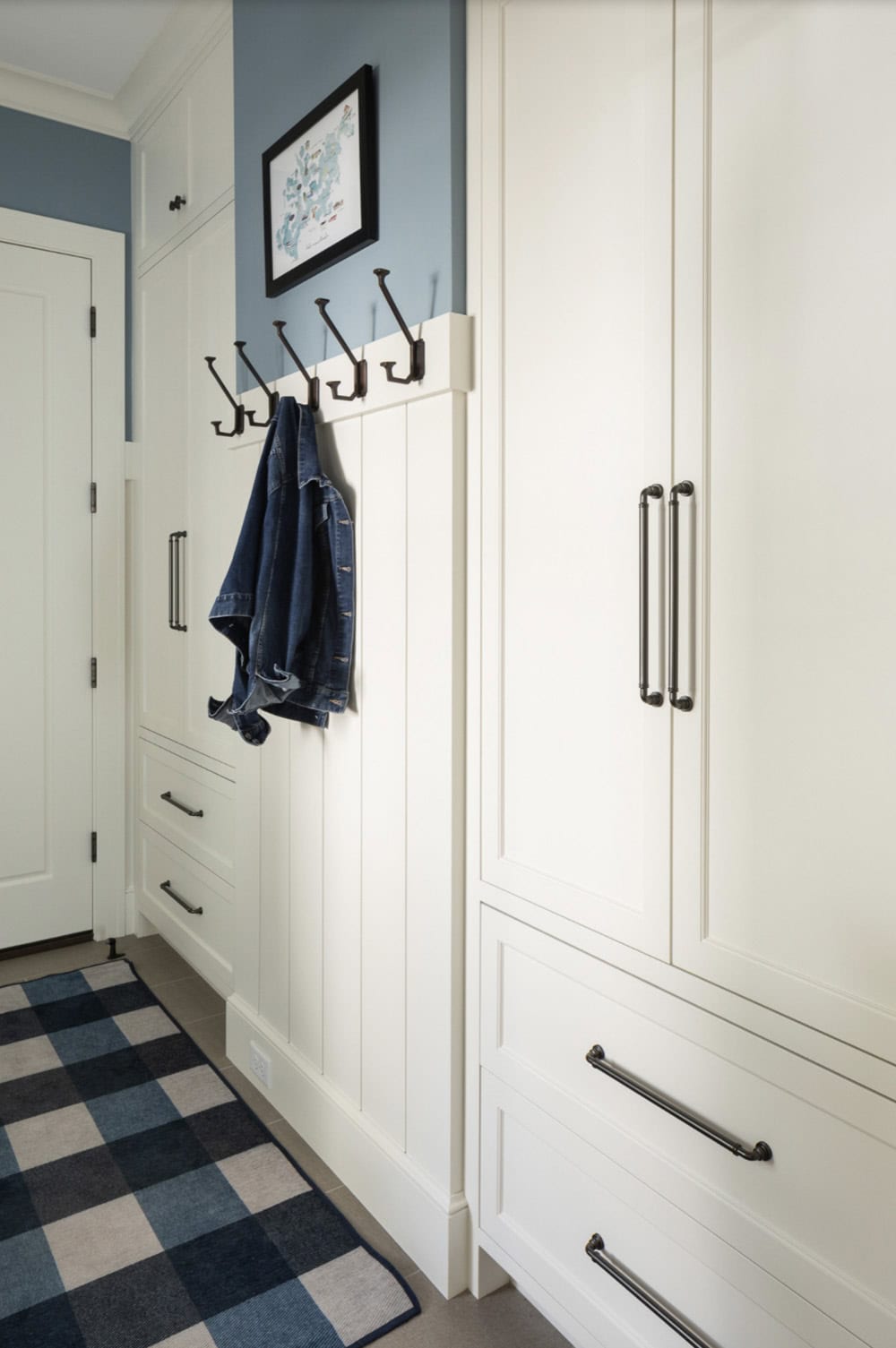 Beach Style Mudroom Entry