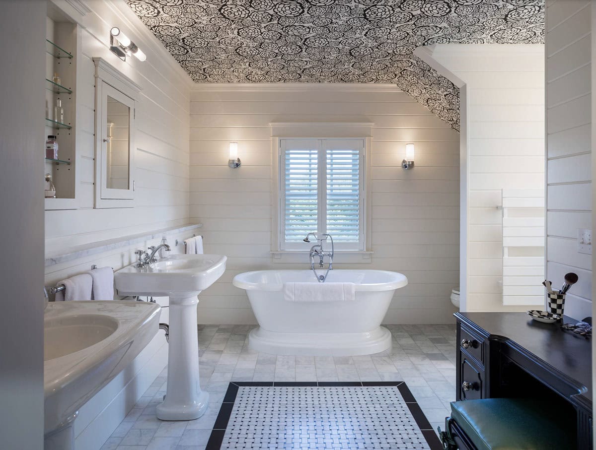 beach style bathroom