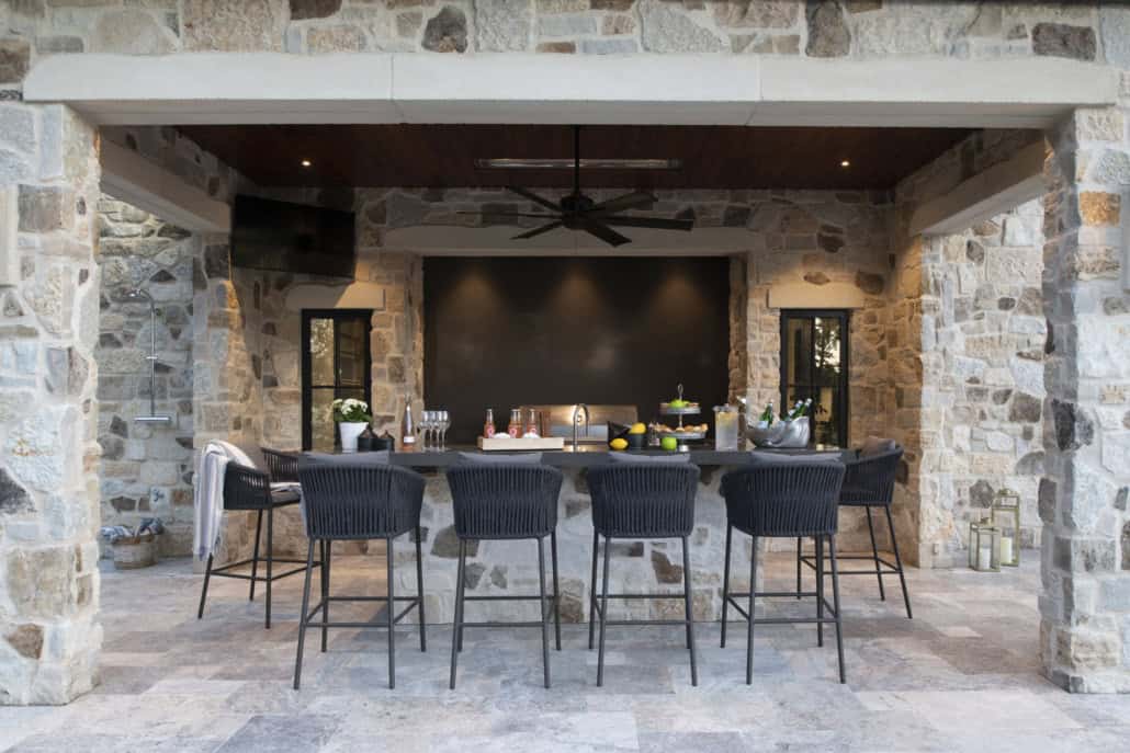 transitional style outdoor home bar