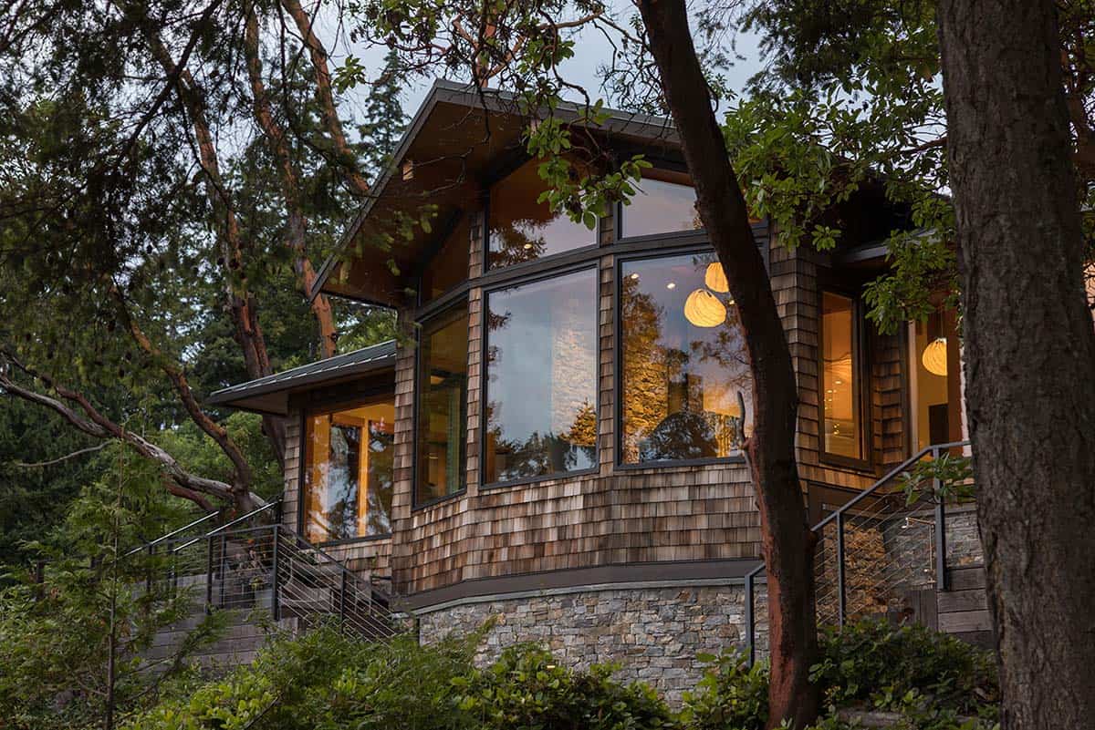 coastal modern home exterior backyard view