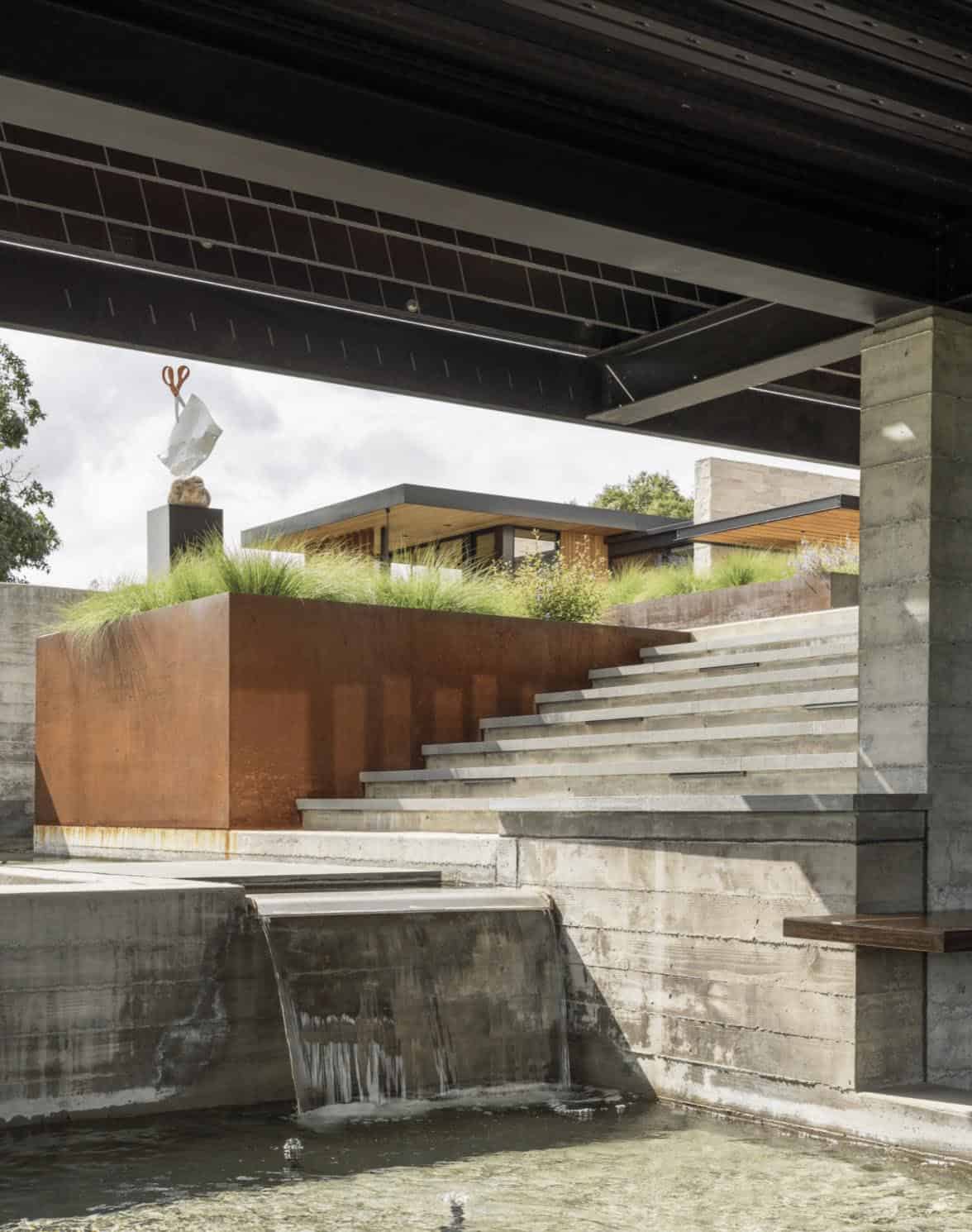 contemporary home exterior landscape