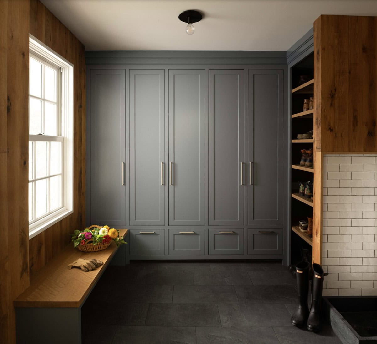 Farmhouse Mudroom Entry